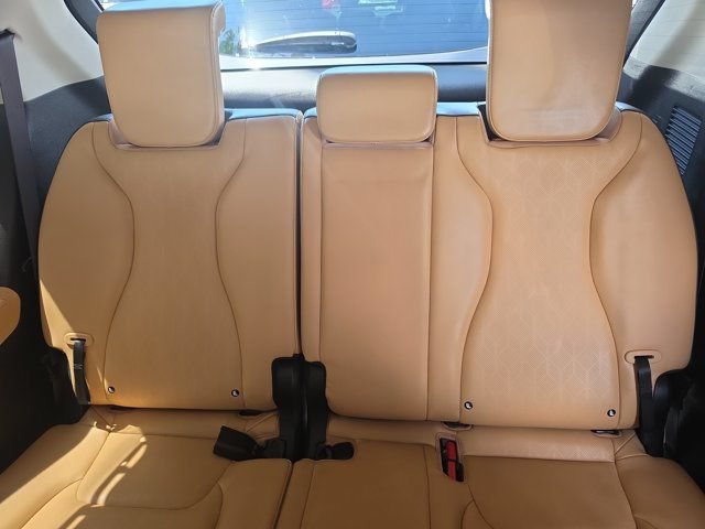 Used 2024 Kia Carnival EX FWD image 10