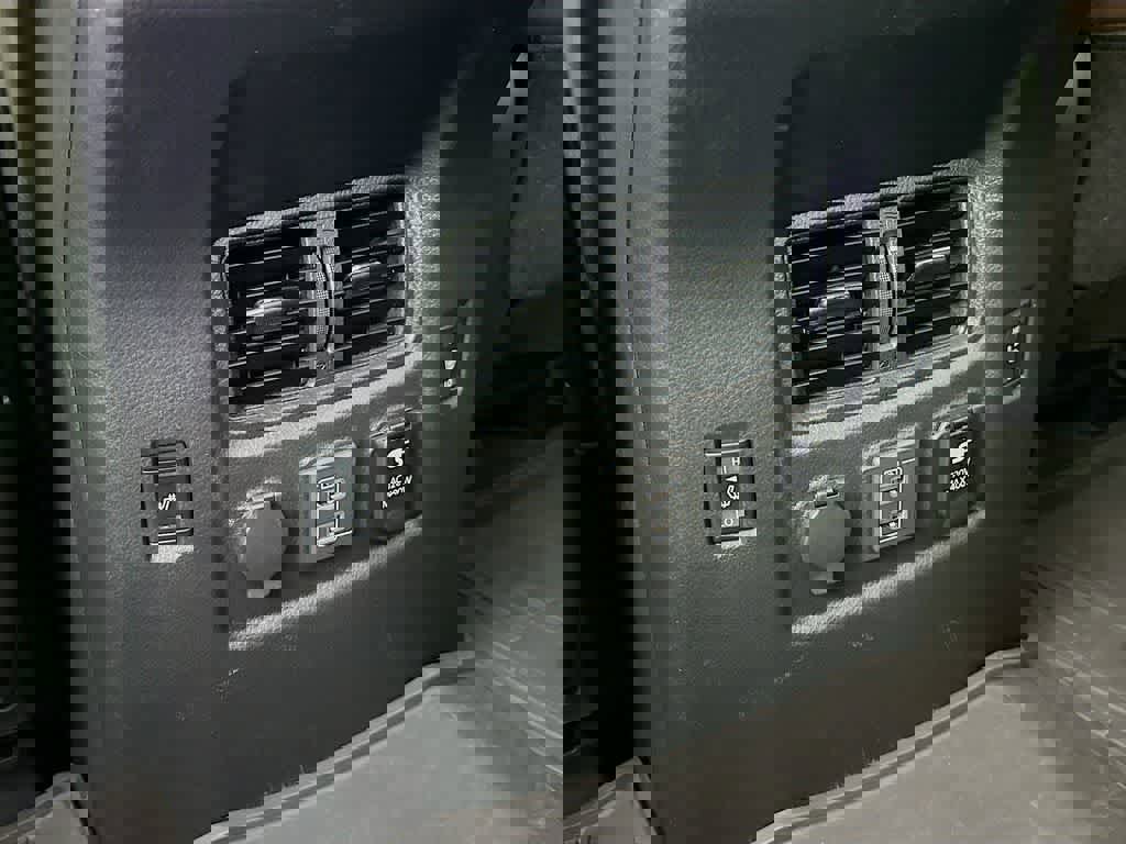 Used 2023 Nissan Titan Platinum Reserve w/ Moonroof Package image 13