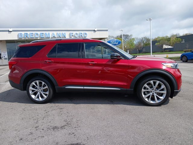 Certified 2023 Ford Explorer Platinum w/ Technology Package AWD/4WD image 3