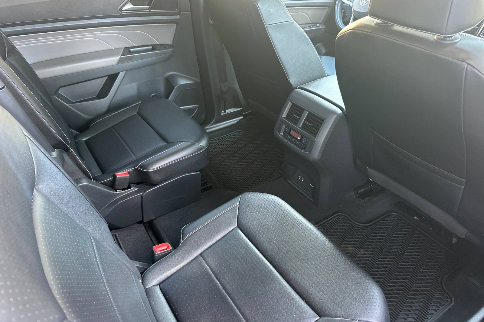 Used 2022 Volkswagen Atlas SEL R-Line AWD/4WD image 19