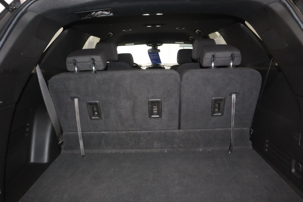 Used 2023 Chevrolet Traverse LT FWD image 11