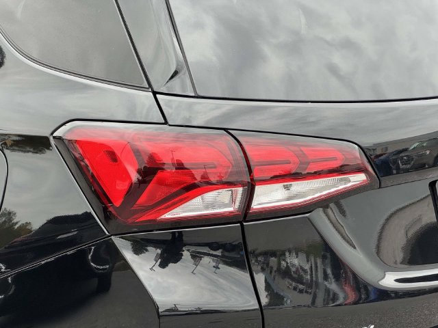 Used 2024 Chevrolet Equinox LT FWD image 9