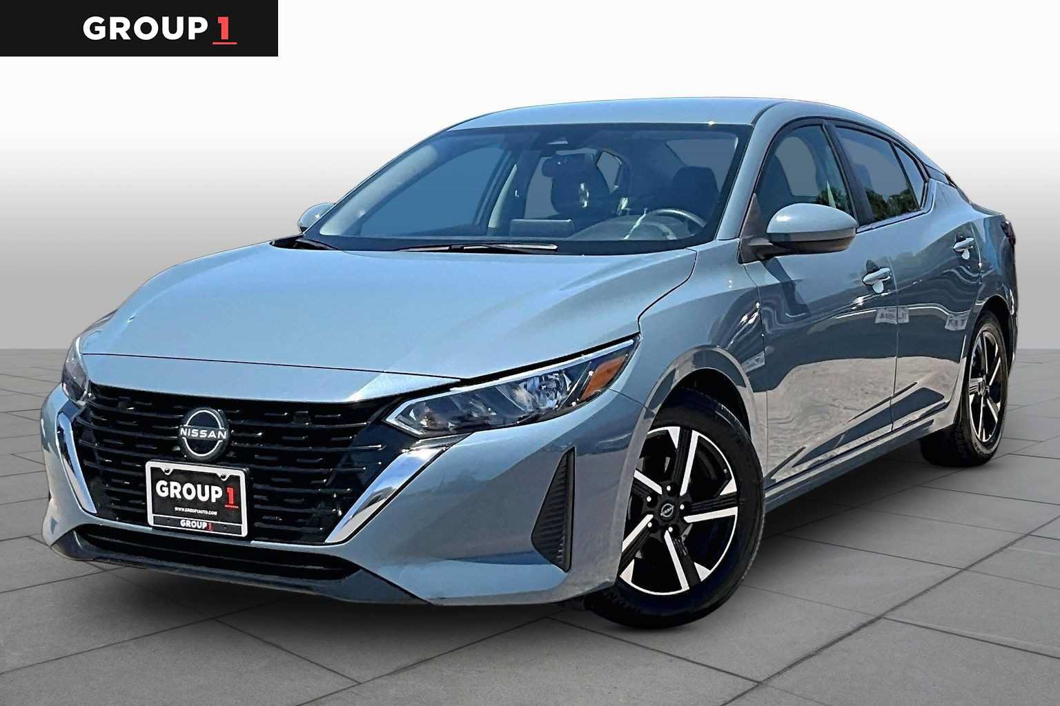Used 2025 Nissan Sentra SV FWD image 1