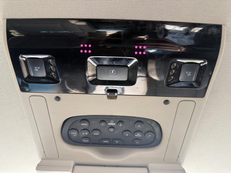 Used 2019 GMC Yukon SLT w/ Premium Edition image 16