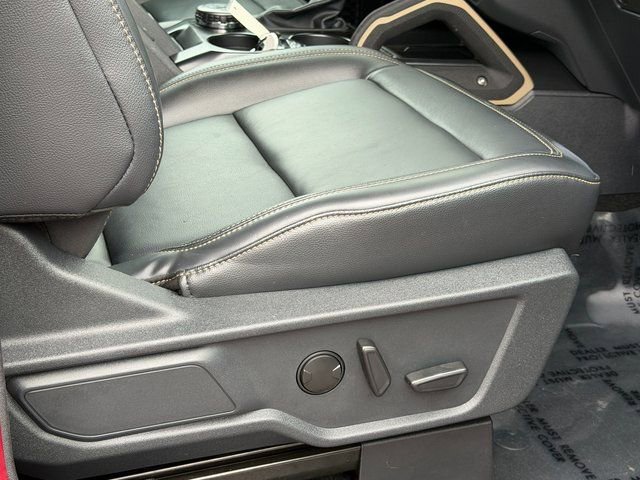 Certified 2025 Ford Bronco Badlands AWD/4WD image 32
