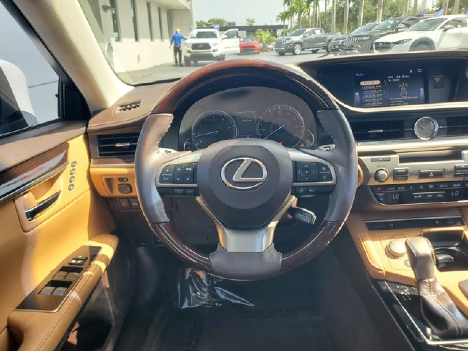 Used 2018 Lexus ES 350 w/ Premier Package FWD image 16