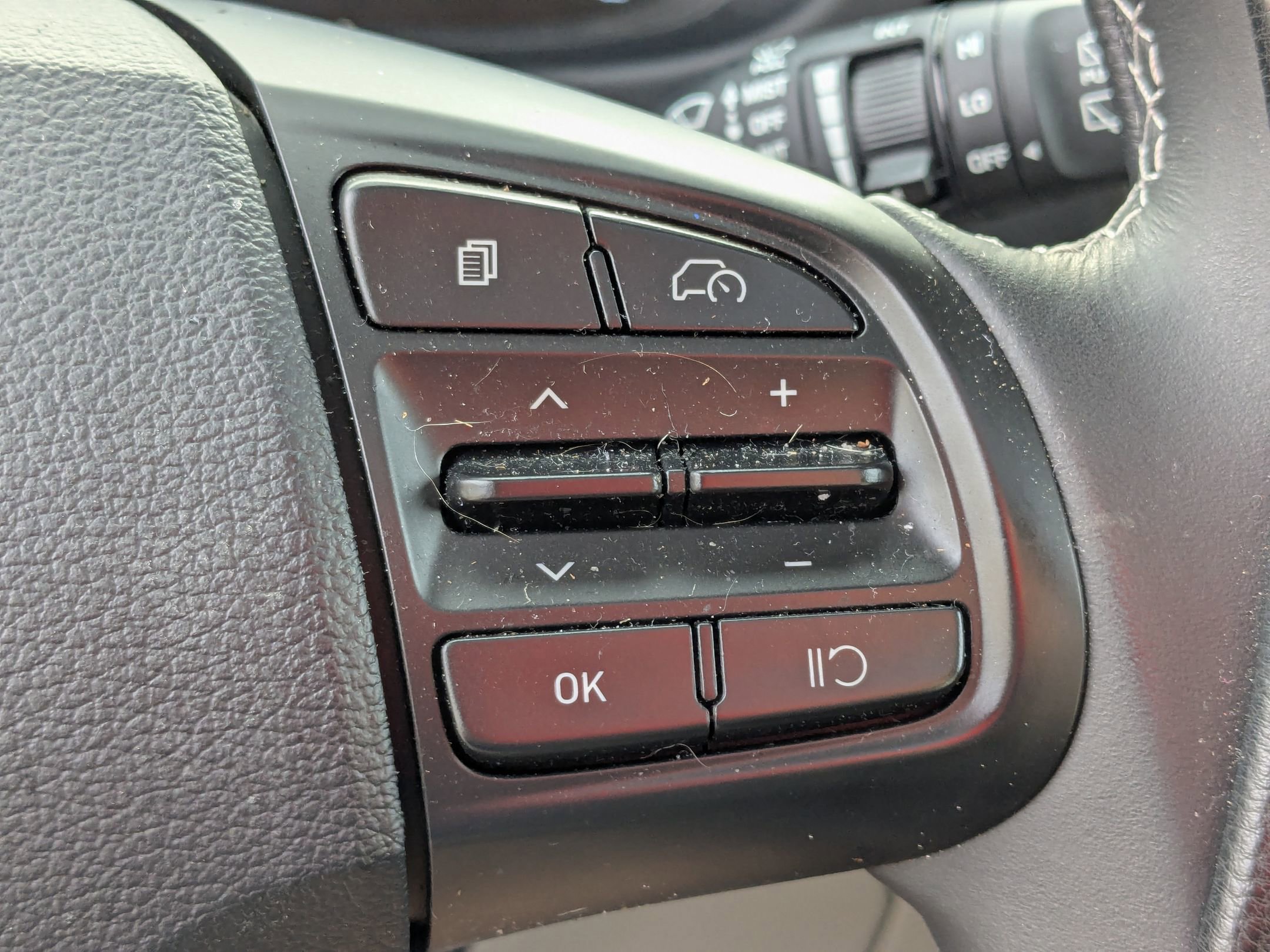 Used 2024 Hyundai Venue SEL FWD image 18