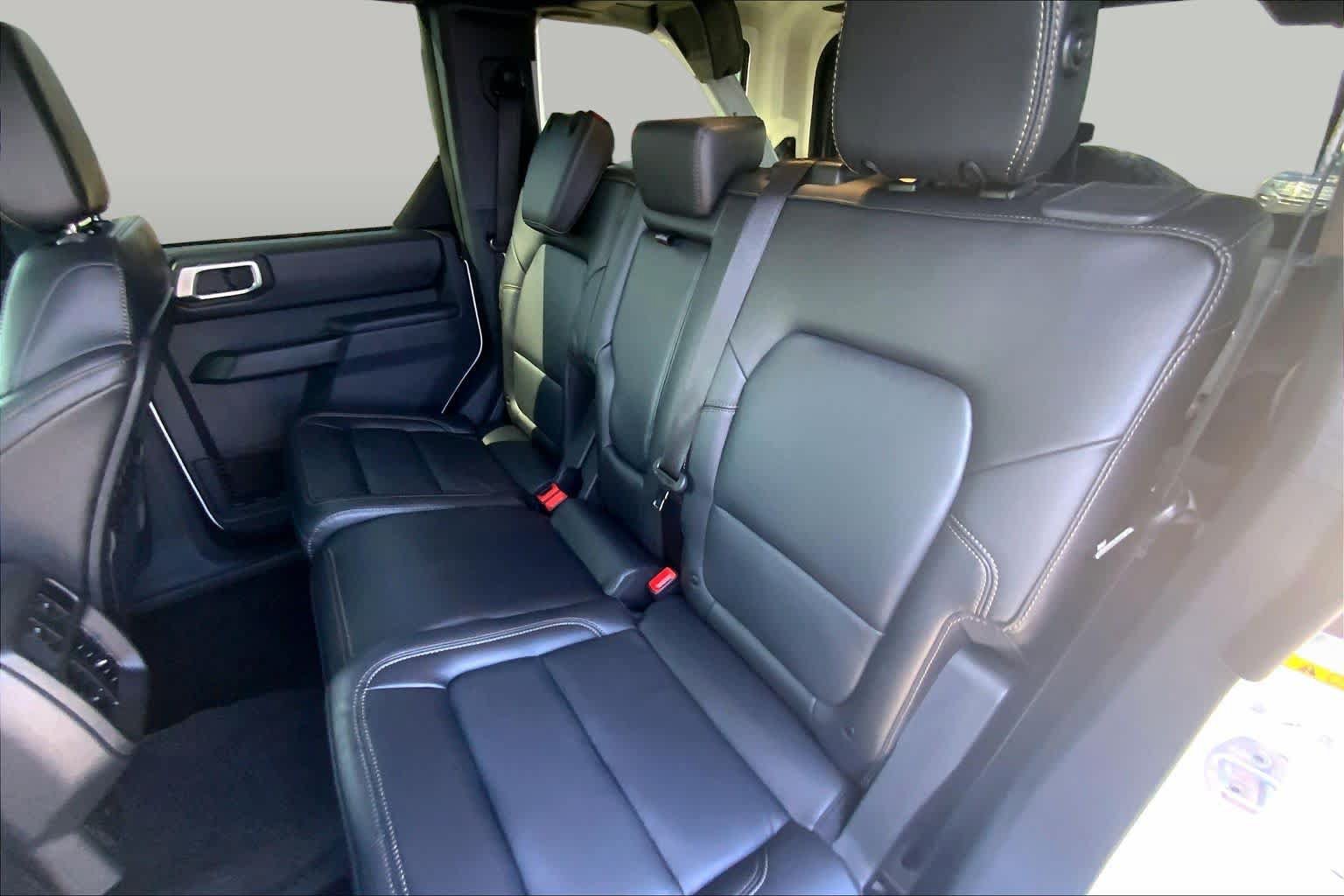 Certified 2026 Ford Bronco Badlands w/ Sasquatch Package AWD/4WD image 21