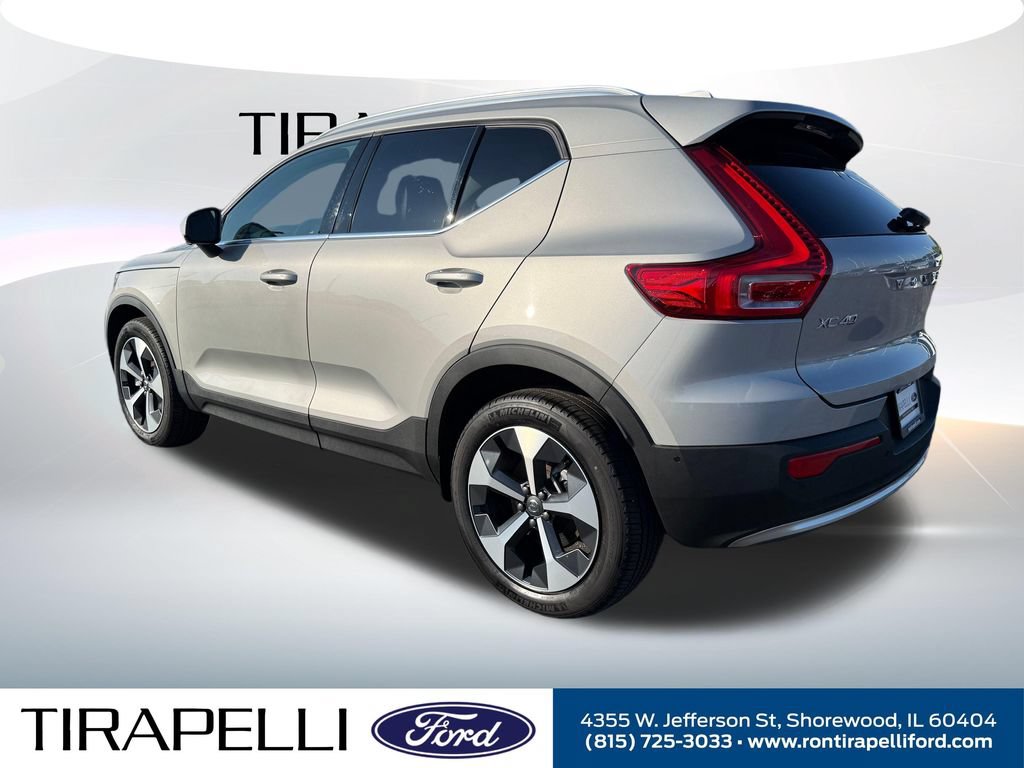 Used 2025 Volvo XC40 B5 Plus AWD/4WD image 7