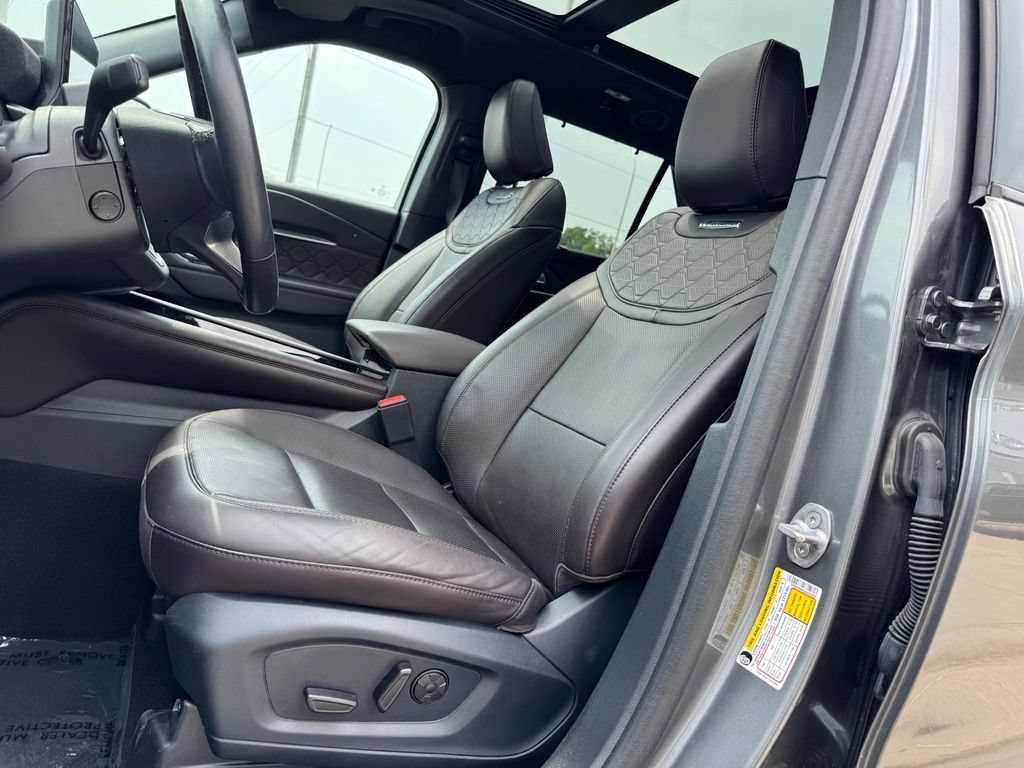 Certified 2025 Ford Explorer Platinum w/ LUX Leather Package AWD/4WD image 5