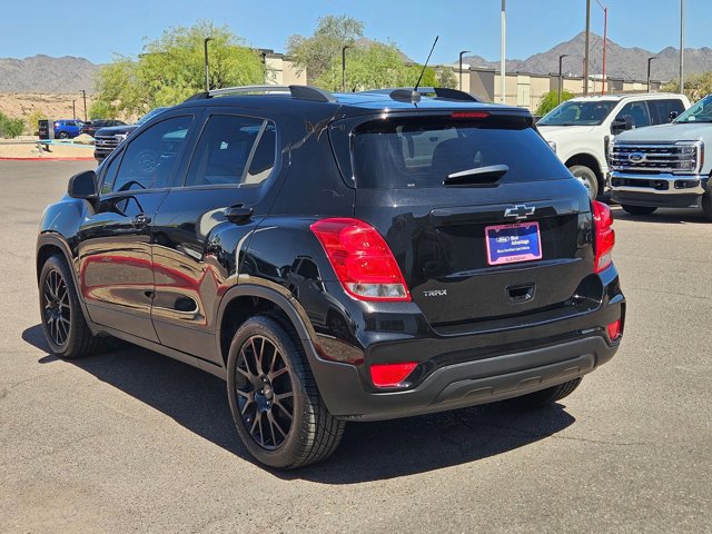 Used 2021 Chevrolet Trax LT w/ Midnight Edition image 5