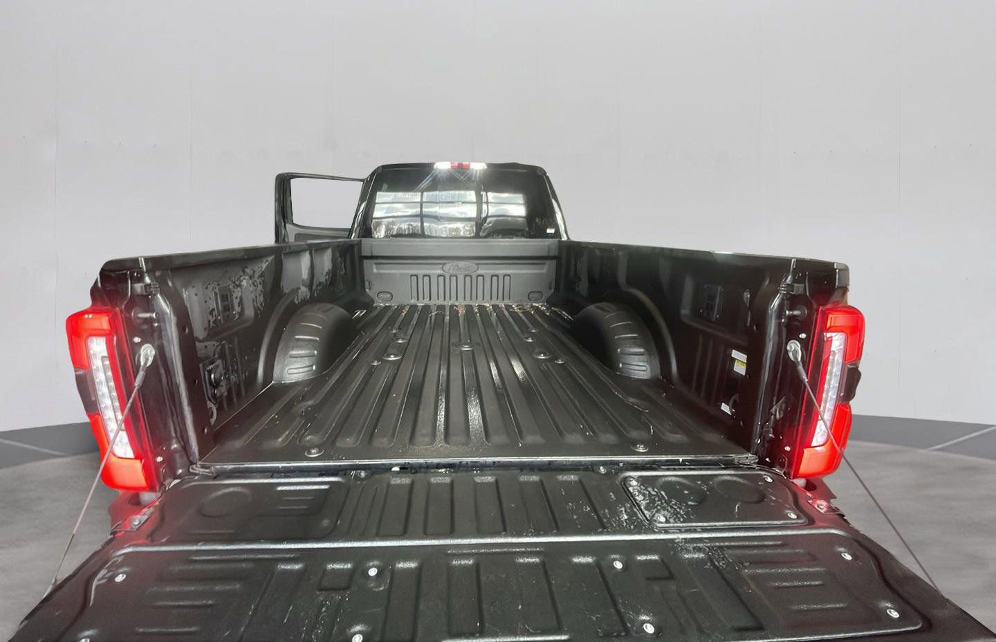 Certified 2024 Ford F450 Platinum w/ Camper Package image 20