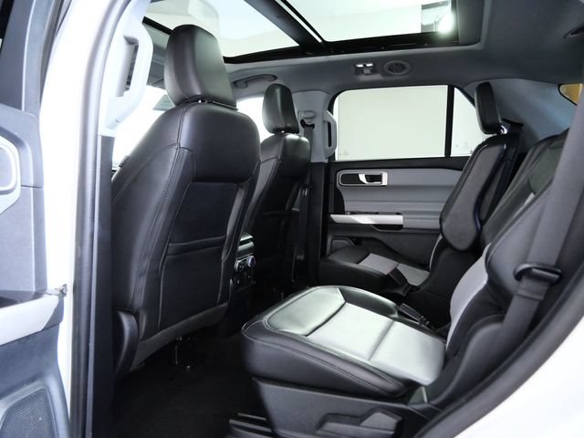 Certified 2022 Ford Explorer XLT w/ Equipment Group 202A AWD/4WD image 13