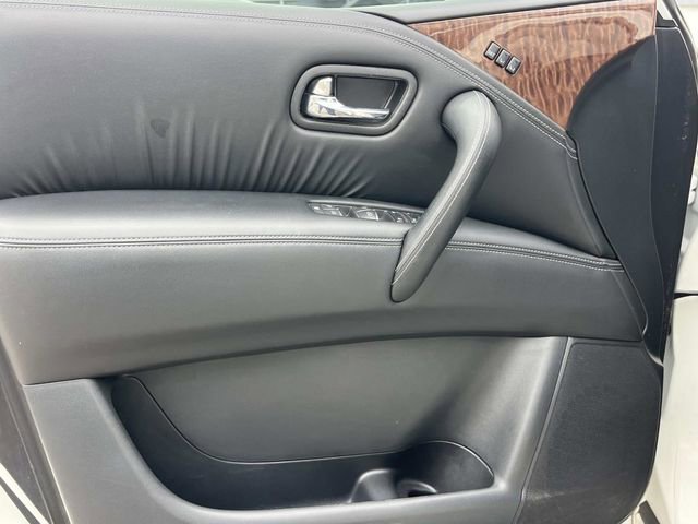 Used 2019 Nissan Armada Platinum w/ Interior Lighting Package RWD image 33