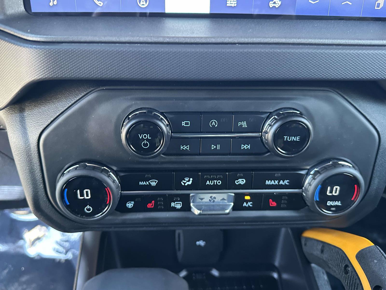 Certified 2024 Ford Bronco Badlands AWD/4WD image 11