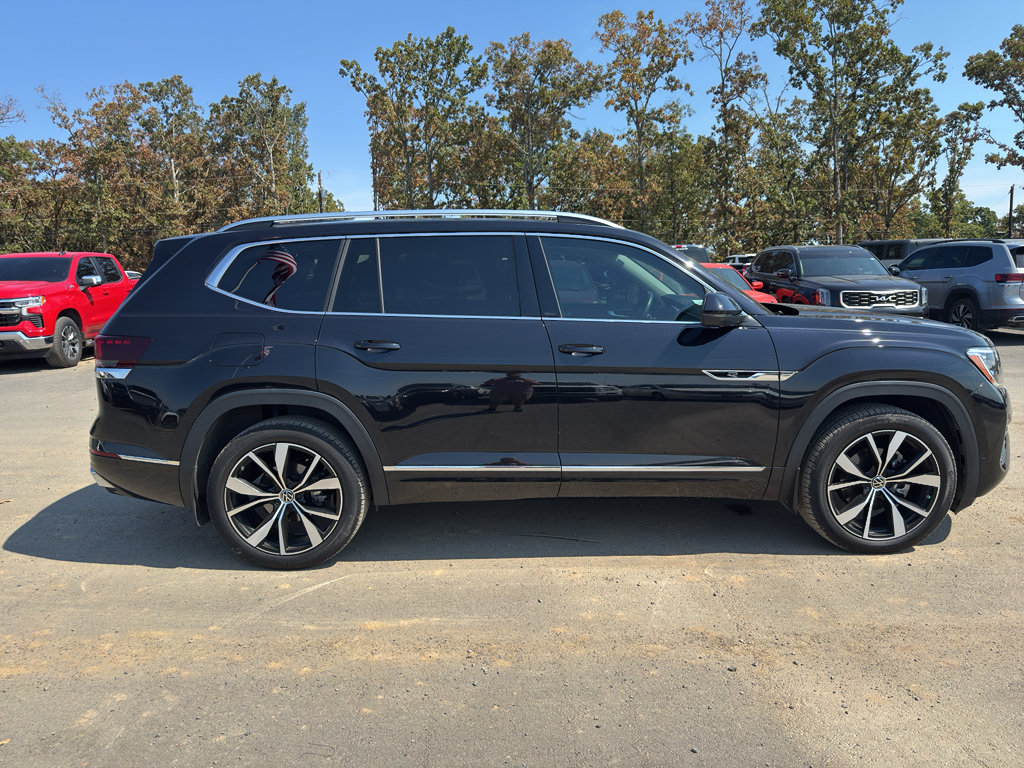 Used 2025 Volkswagen Atlas SEL Premium R-Line AWD/4WD image 4