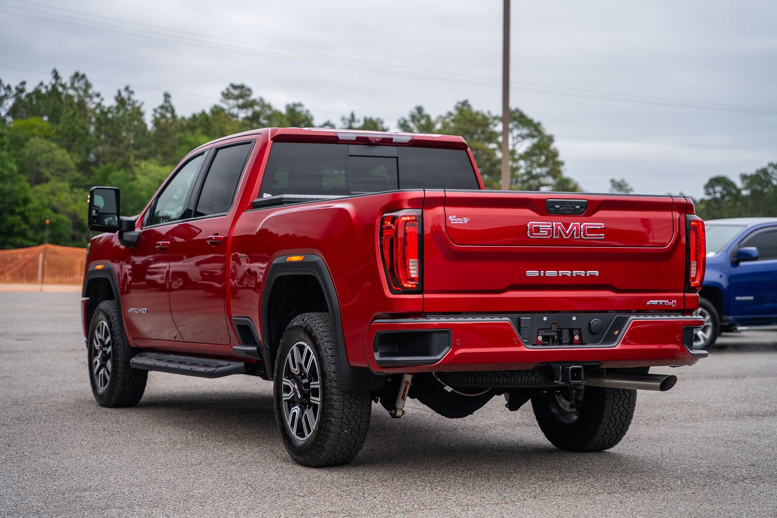 Used 2022 GMC Sierra 2500 AT4 w/ AT4 Premium Plus Package AWD/4WD image 11