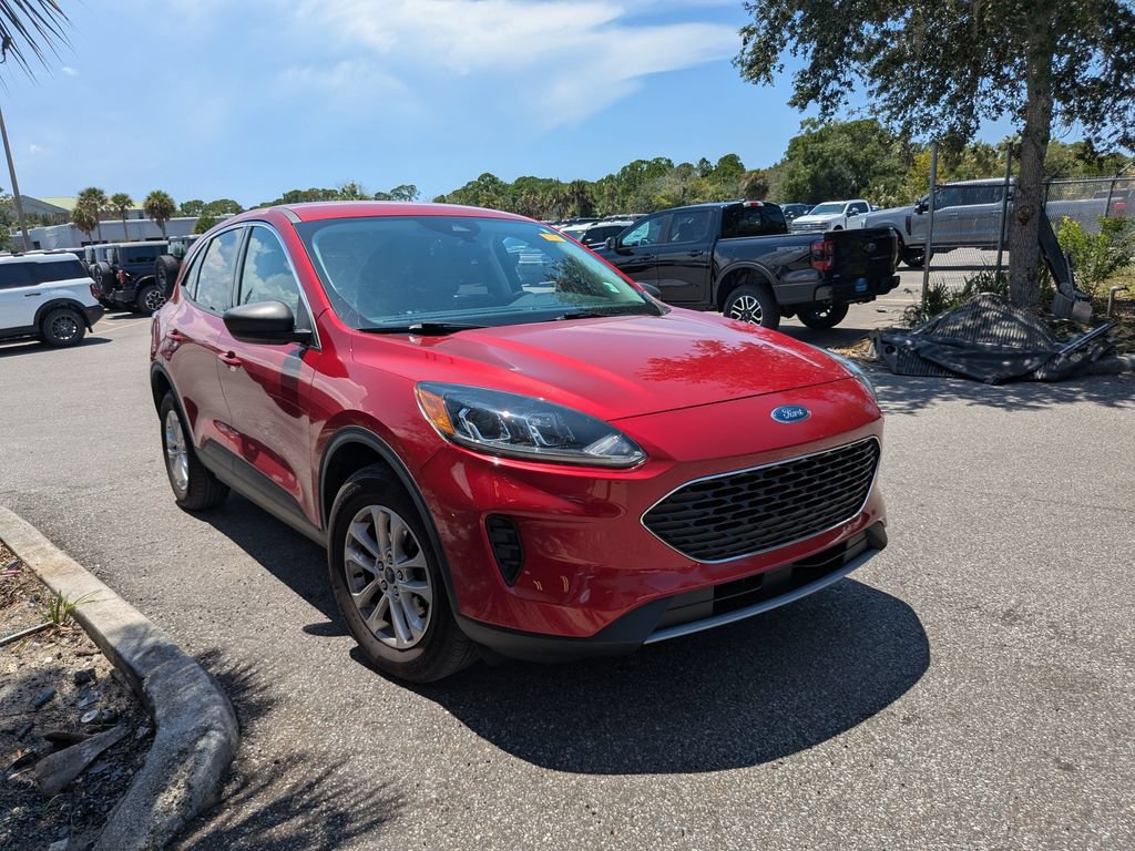 Certified 2022 Ford Escape SE w/ Convenience Package AWD/4WD image 2