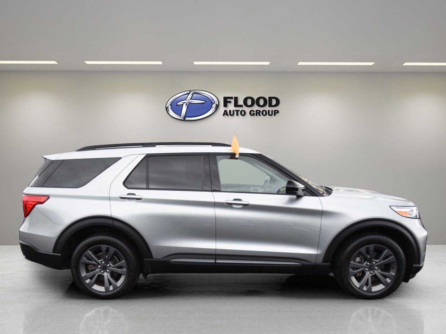 Certified 2023 Ford Explorer XLT w/ Equipment Group 202A image 3