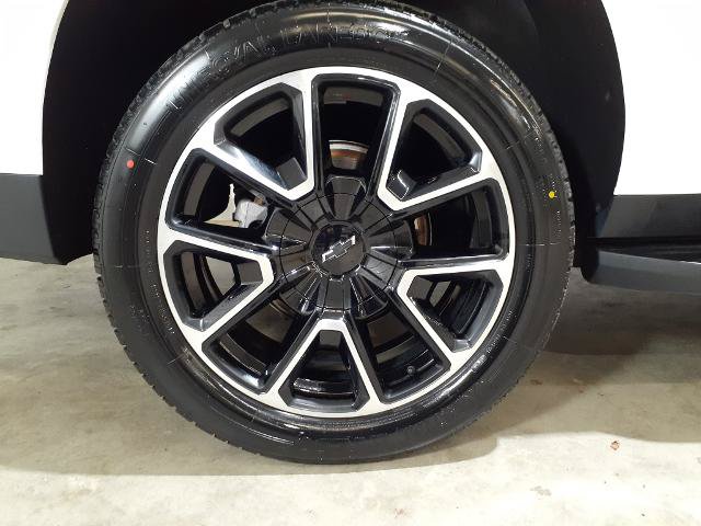 Used 2023 Chevrolet Suburban RST w/ Luxury Package AWD/4WD image 19