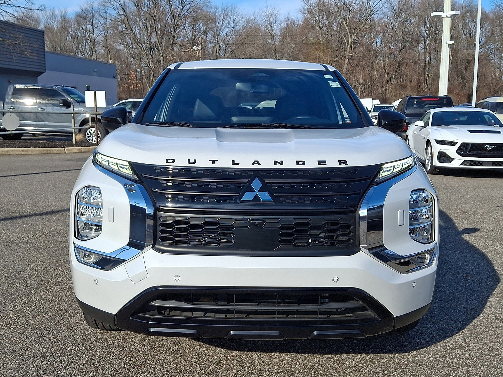 Used 2023 Mitsubishi Outlander SE Black Edition image 12