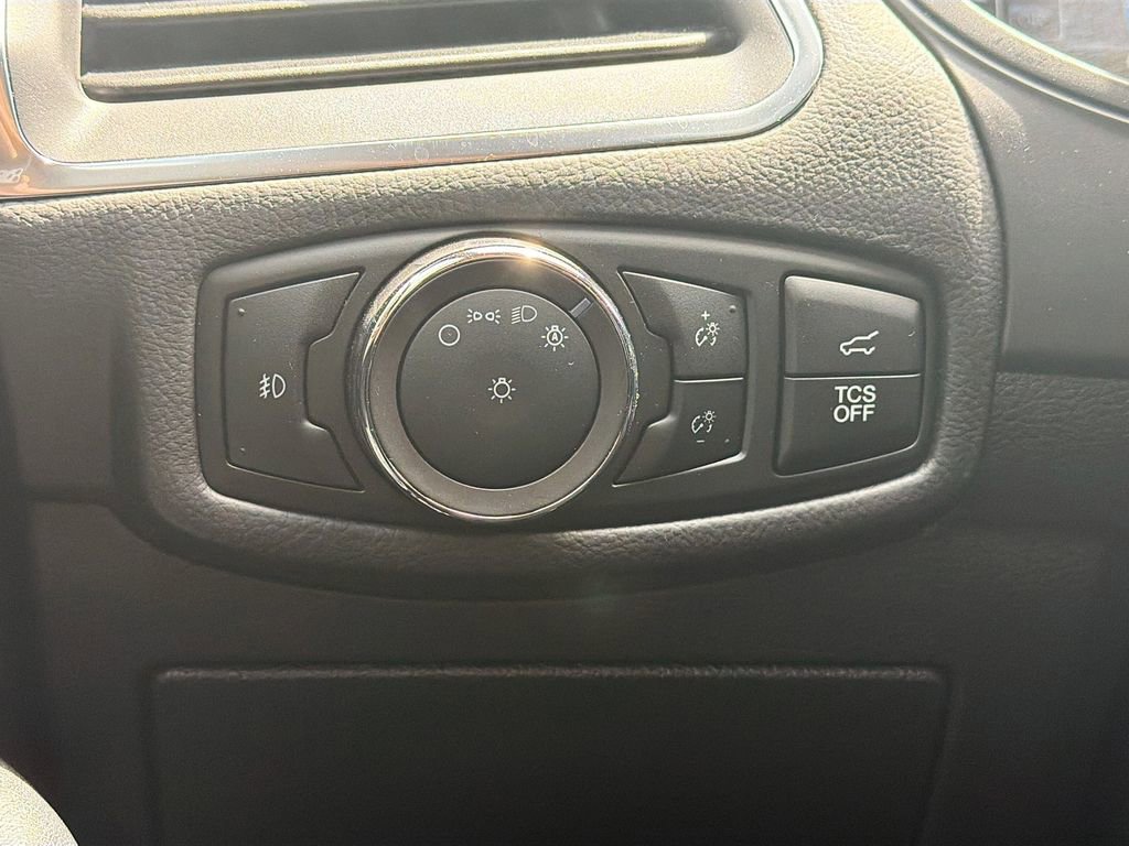 Certified 2024 Ford Edge Titanium AWD/4WD image 10