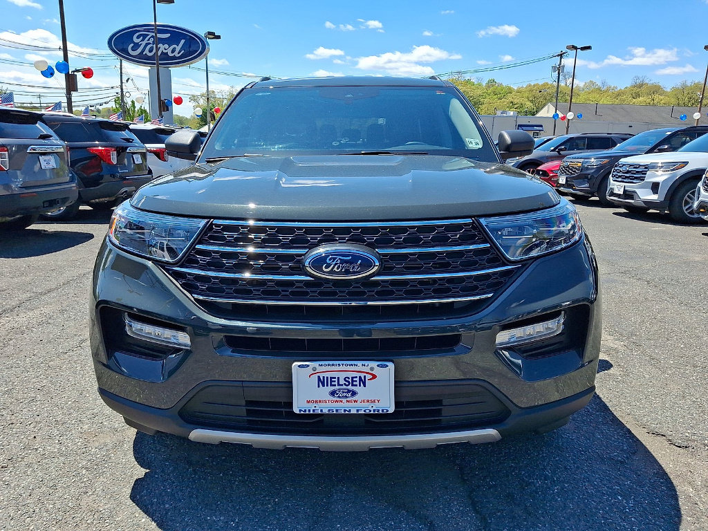 Certified 2023 Ford Explorer XLT w/ Equipment Group 202A AWD/4WD image 3