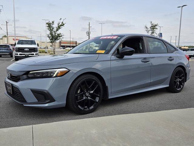 Used 2023 Honda Civic Sport image 2