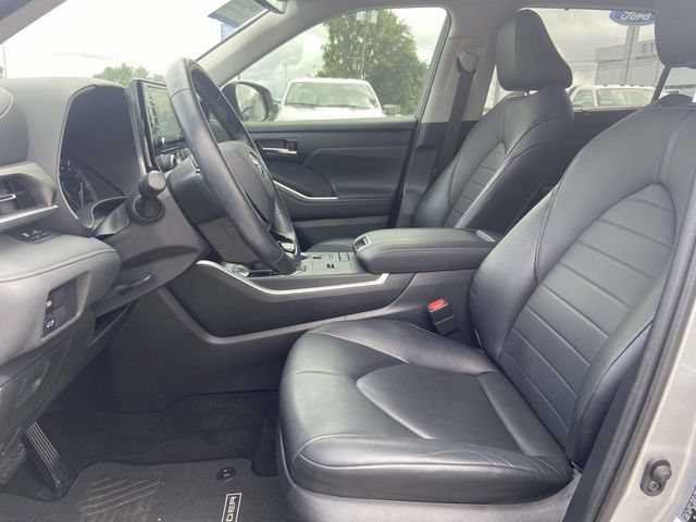 Used 2020 Toyota Highlander XLE FWD image 15