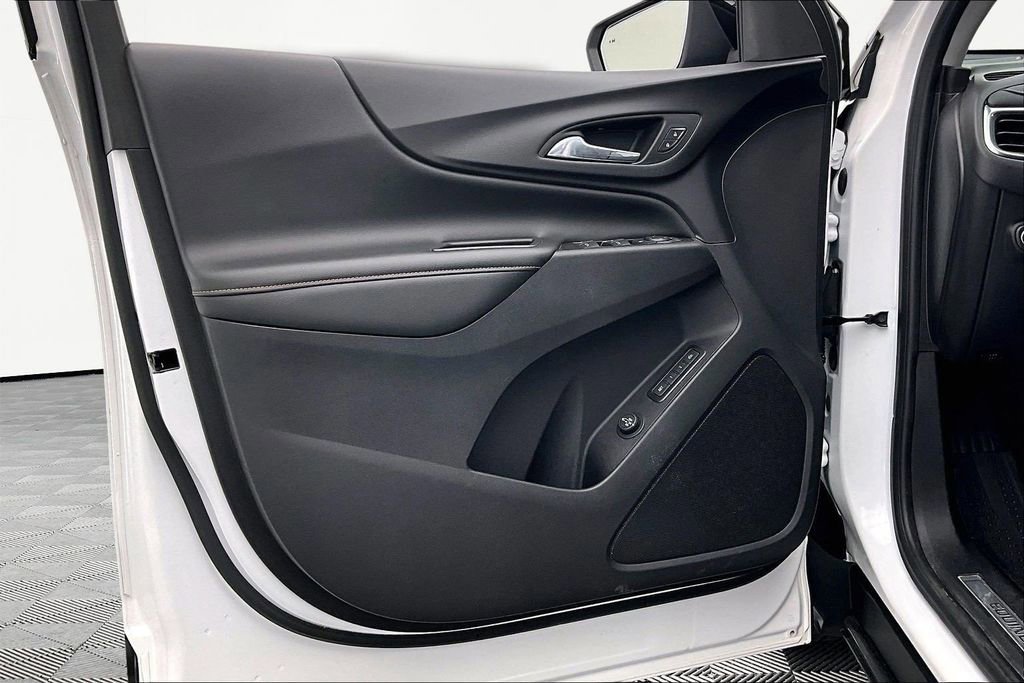 Used 2020 Chevrolet Equinox Premier w/ Premier Redline Edition image 23