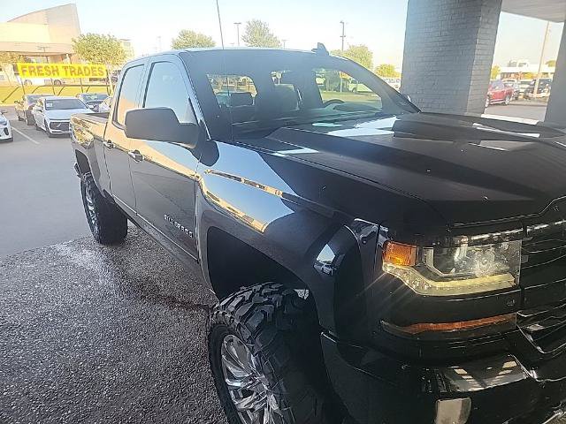Used 2017 Chevrolet Silverado 1500 LT w/ All Star Edition AWD/4WD image 5