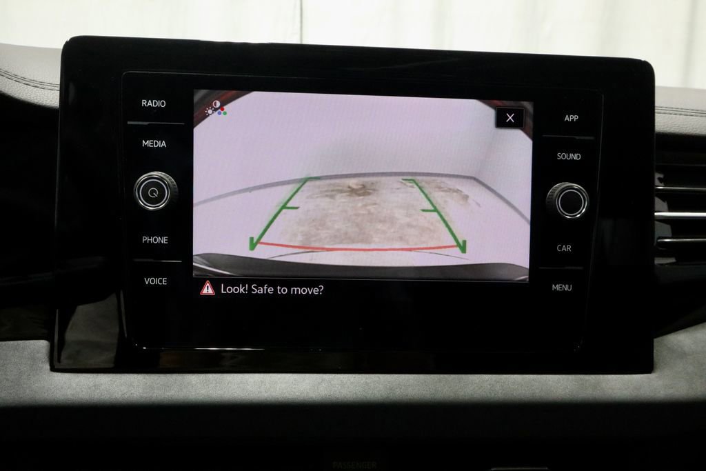 Used 2025 Volkswagen Jetta SE image 9