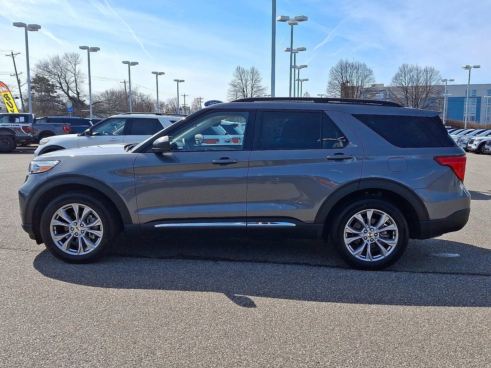 Certified 2024 Ford Explorer XLT w/ Equipment Group 202A image 3