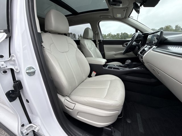 Used 2021 Kia Sorento S w/ Panoramic Sunroof Package AWD/4WD image 12
