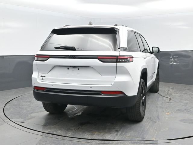 Used 2024 Jeep Grand Cherokee Altitude AWD/4WD image 21