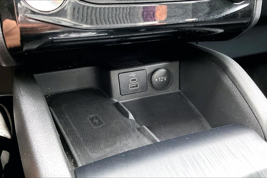 Certified 2025 Ford Escape SE w/ PHEV Premium Package FWD image 27
