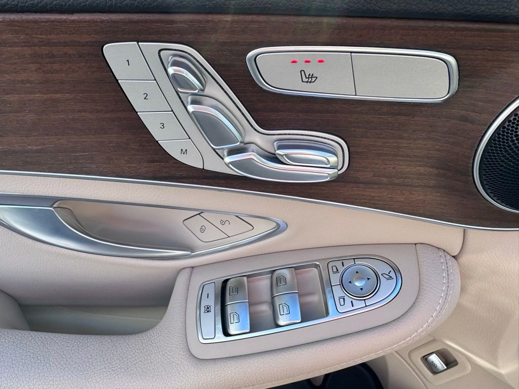 Used 2020 Mercedes-Benz C 300 4MATIC Sedan image 16