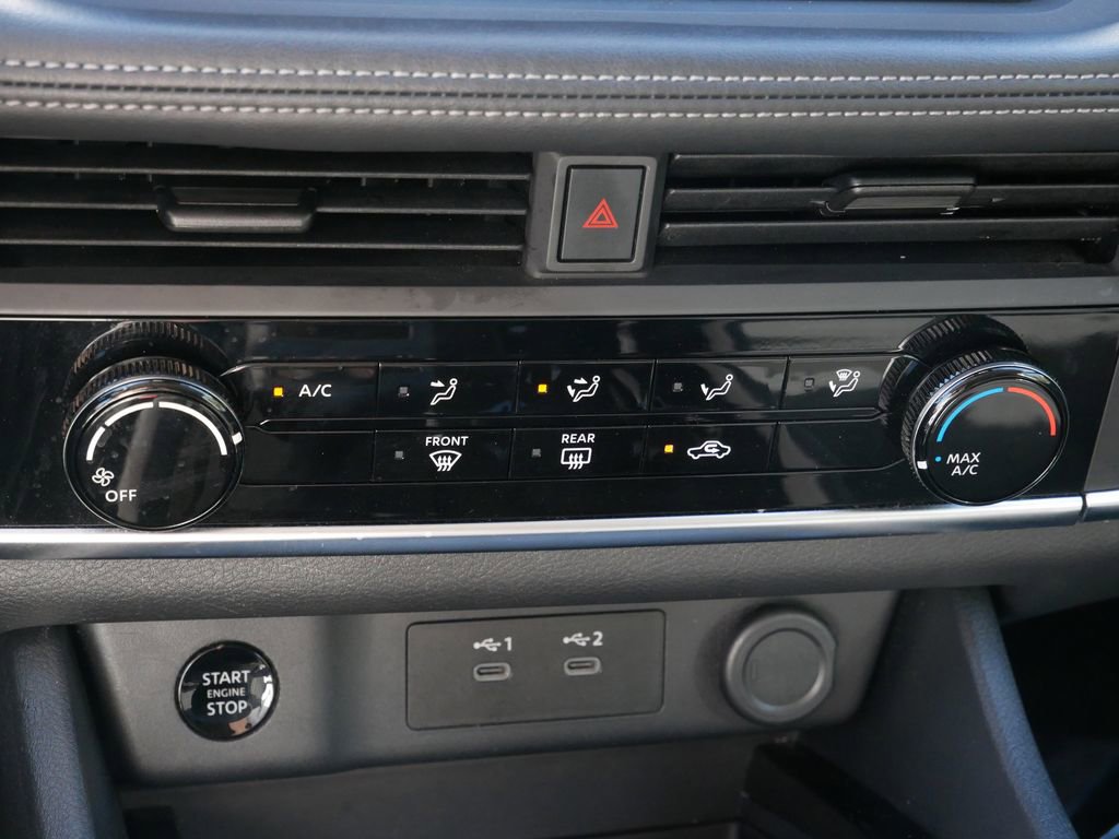 Used 2024 Nissan Rogue S image 21