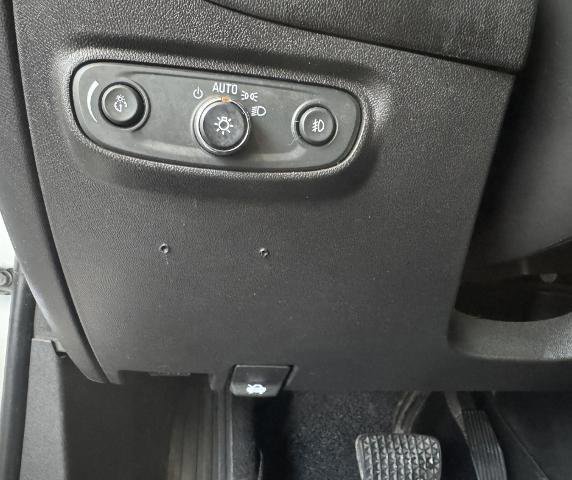 Used 2020 Chevrolet Equinox LT image 25