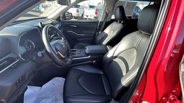 Used 2024 Toyota Highlander XLE image 17