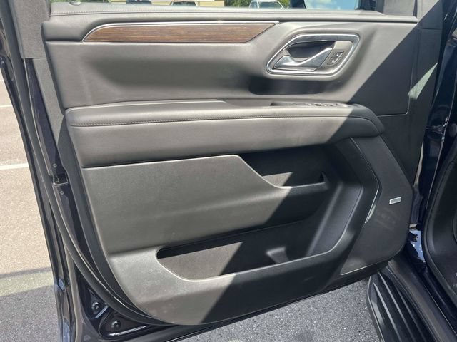 Used 2023 Chevrolet Suburban High Country AWD/4WD image 17