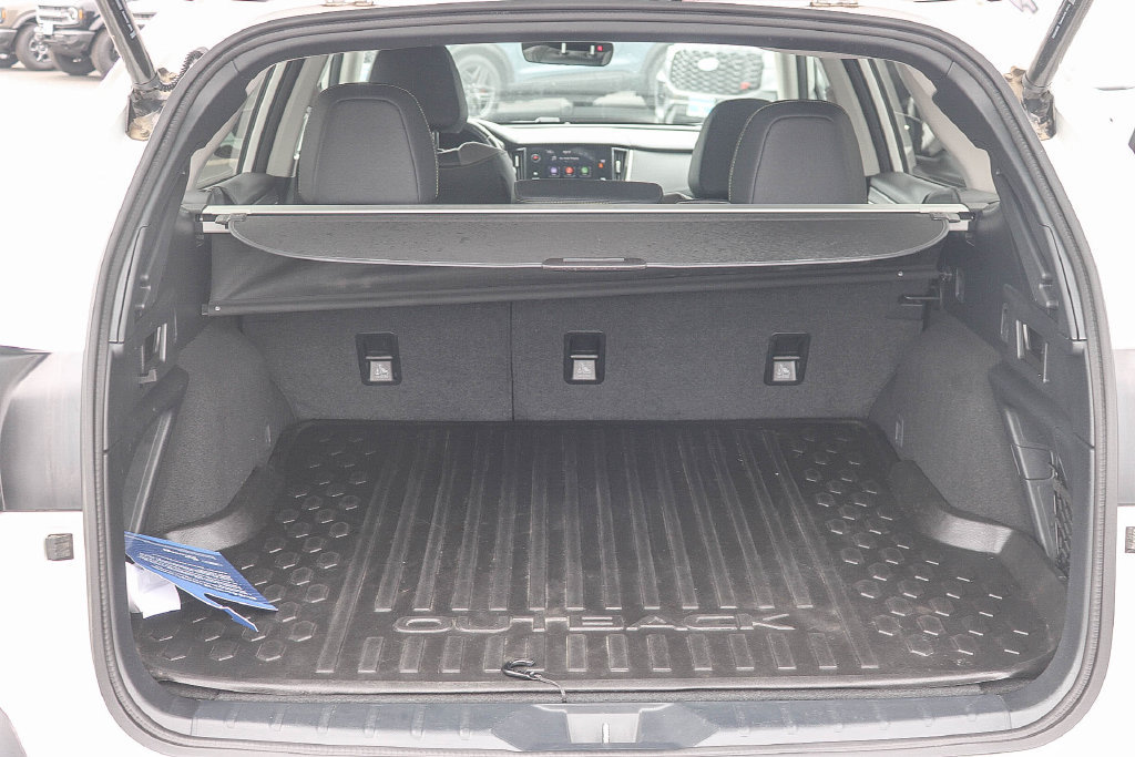 Used 2023 Subaru Outback Onyx Edition AWD/4WD image 29