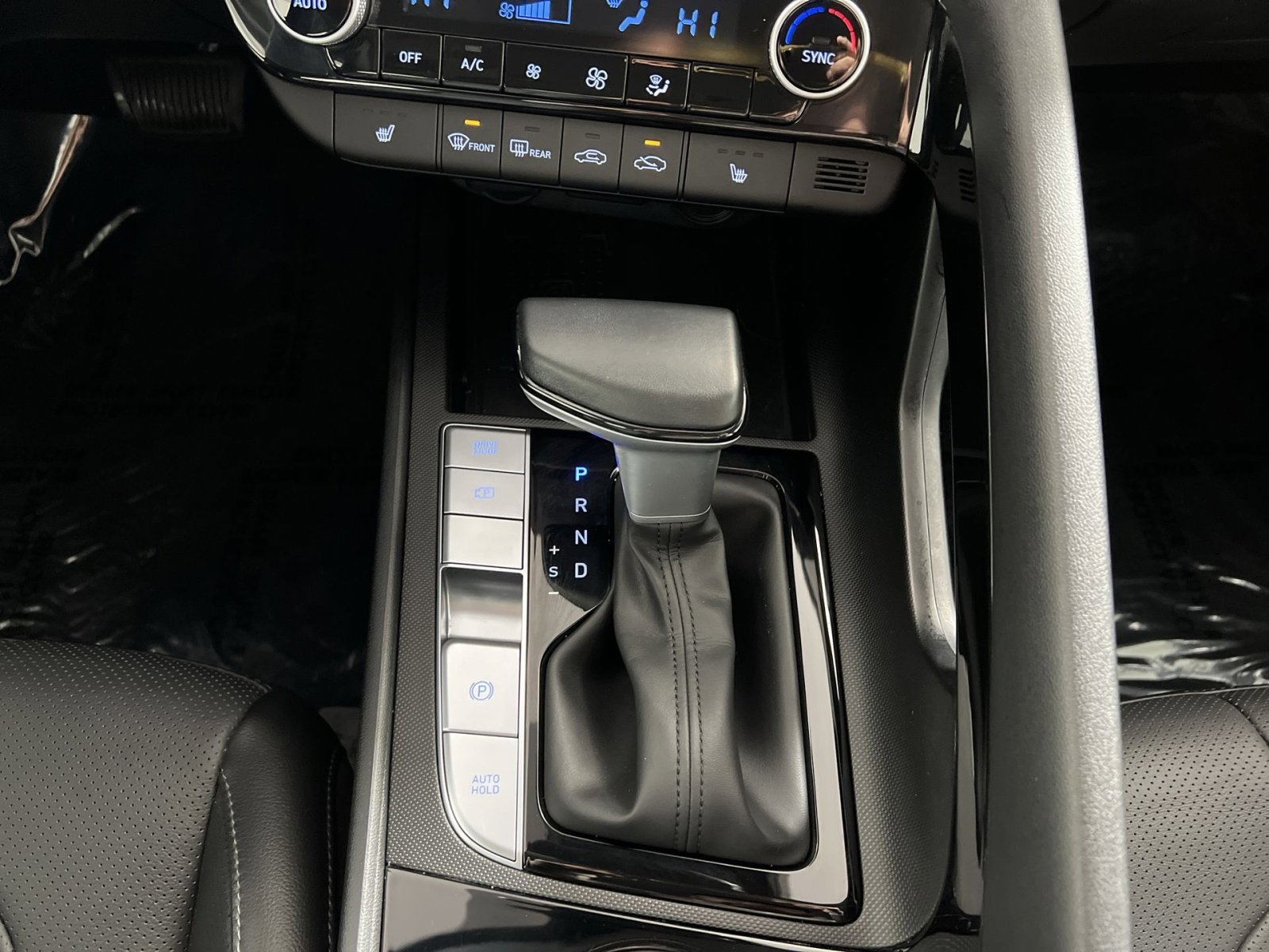 Used 2023 Hyundai Elantra Limited w/ Cargo Package image 22