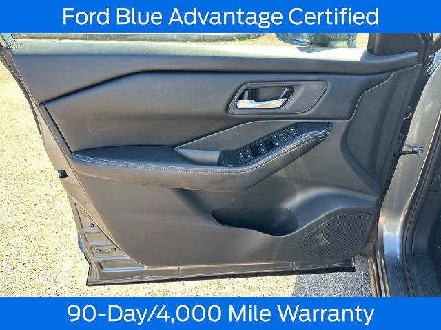Used 2025 Nissan Rogue SV FWD image 12