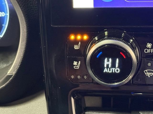 Used 2023 Toyota Highlander Limited image 29