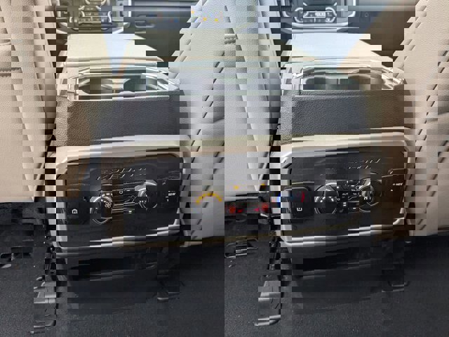 Certified 2024 Ford Expedition Limited image 30