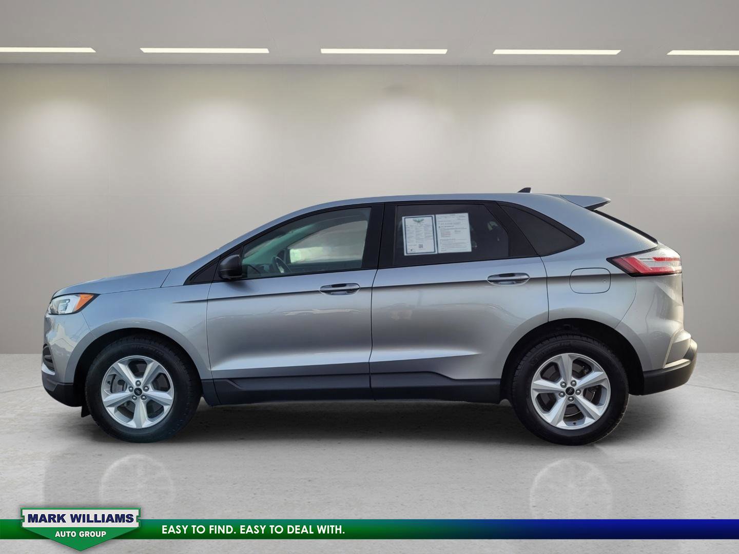 Certified 2023 Ford Edge SE image 2