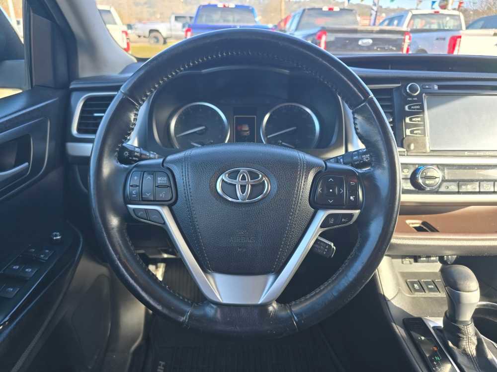 Used 2018 Toyota Highlander XLE image 10