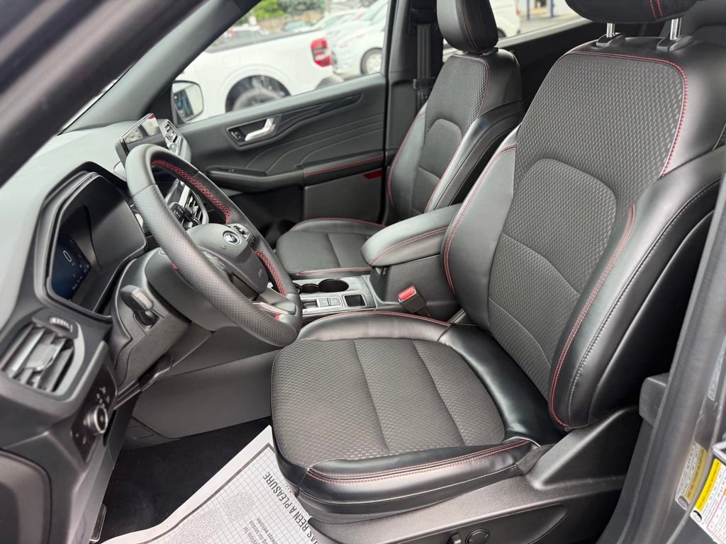 Certified 2023 Ford Escape ST-Line Elite AWD/4WD image 21