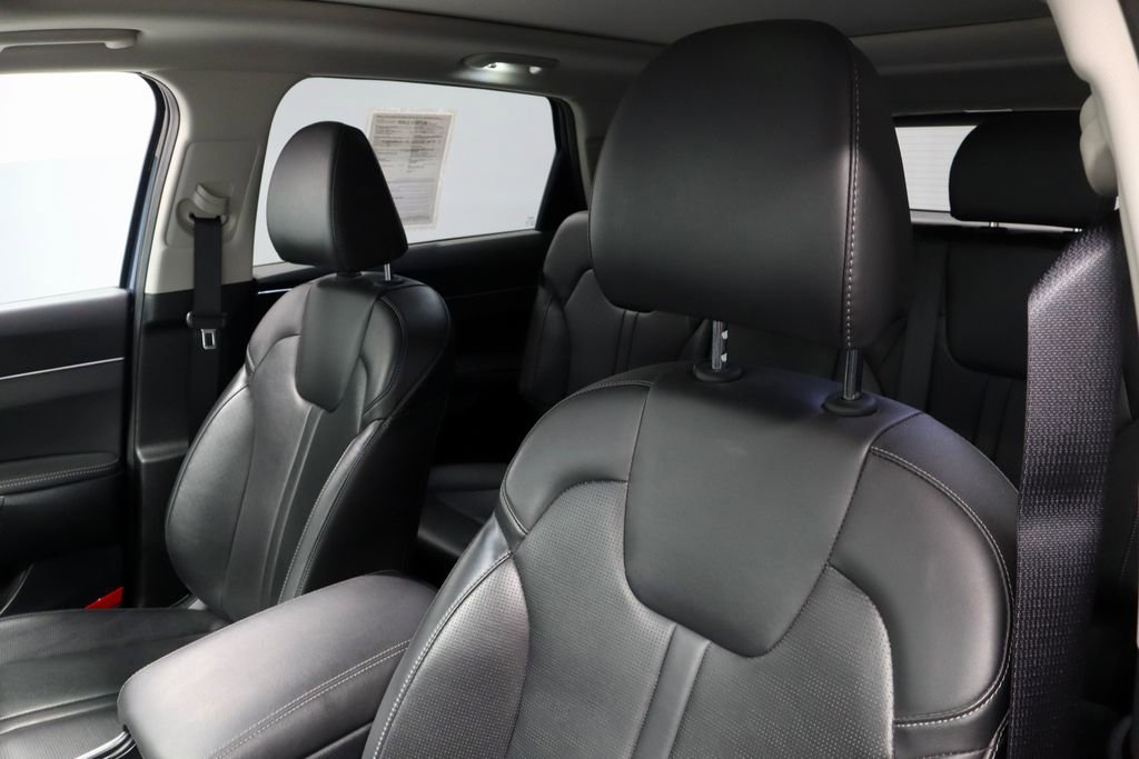 Used 2025 Kia Sorento S w/ Panoramic Sunroof Package FWD image 27